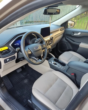 Ford Kuga cena 116900 przebieg: 33000, rok produkcji 2020 z Kobyłka małe 106